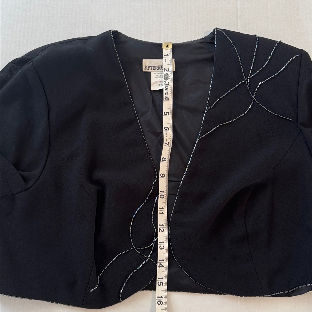 Vintage Beaded Black Cropped Jacket - Picture 11 of 16